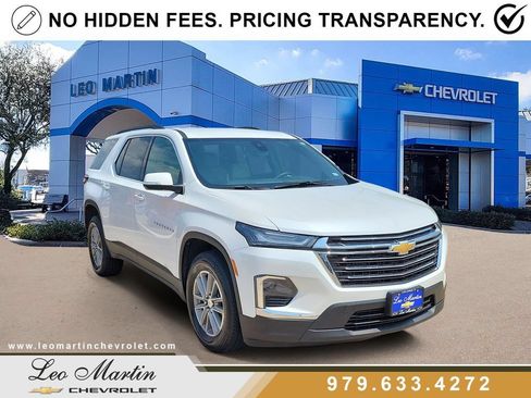 Used 2024 Chevrolet Traverse LT FWD image 2
