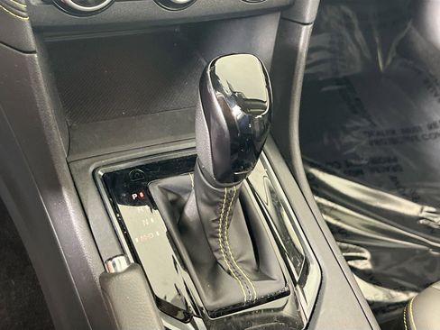 Used 2022 Subaru Crosstrek 2.5i Sport w/ Moonroof Package image 16