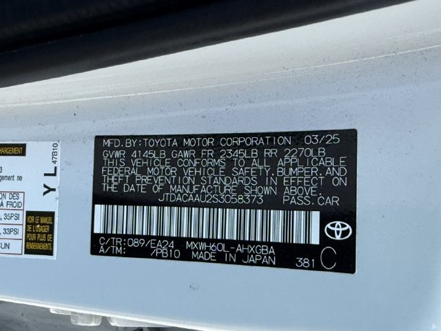 Used 2025 Toyota Prius FWD image 33