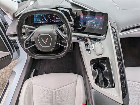 Used 2021 Chevrolet Corvette Stingray w/ Z51 Performance Package image 31