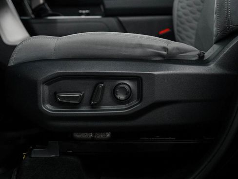 Used 2025 Toyota Tundra SR image 27