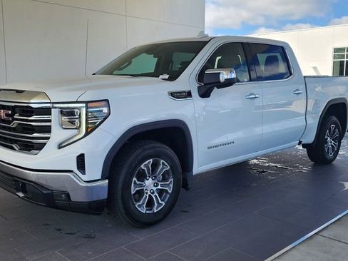 Used 2025 GMC Sierra 1500 SLT image 1