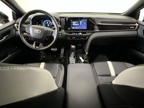 Used 2025 Toyota Camry SE FWD image 22