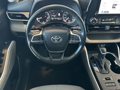 Certified 2024 Toyota Highlander LE image 14