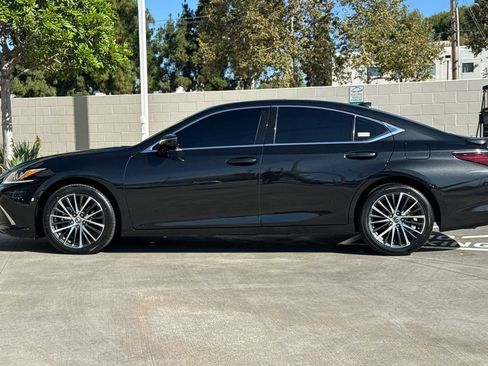 Used 2024 Lexus ES 300h w/ Premium Package FWD image 9