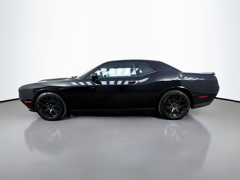 Used 2017 Dodge Challenger SXT RWD image 4