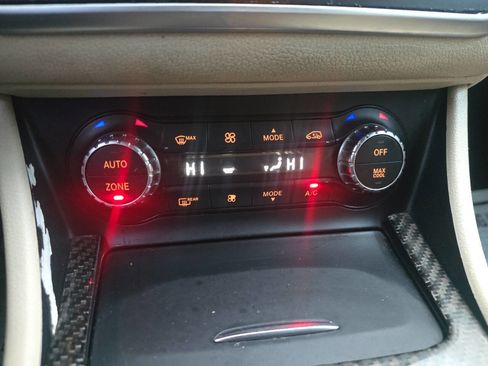 Used 2014 Mercedes-Benz CLA 250 CLA 250 4dr Sedan w/ Premium 1 Package image 22