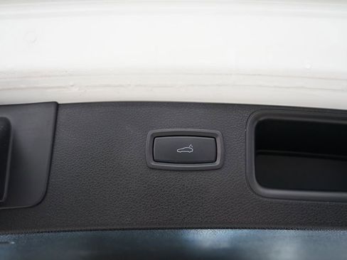 Used 2019 Porsche Macan image 53