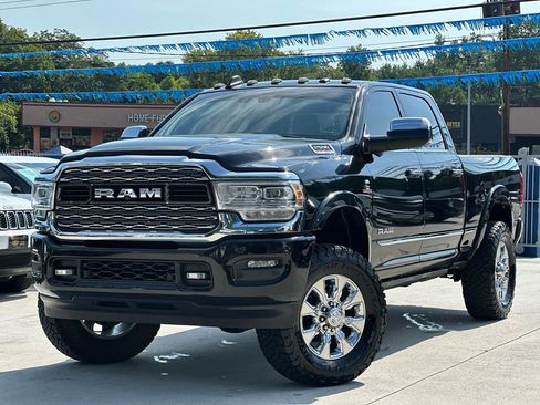 Used 2022 RAM 2500 Limited AWD/4WD image 3