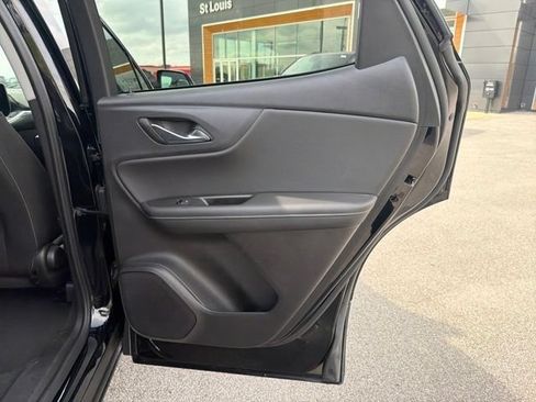 Used 2025 Chevrolet Blazer LT FWD image 32