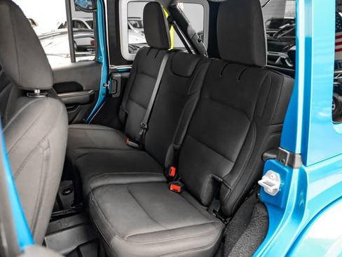 Used 2020 Jeep Wrangler Unlimited Sahara AWD/4WD image 34