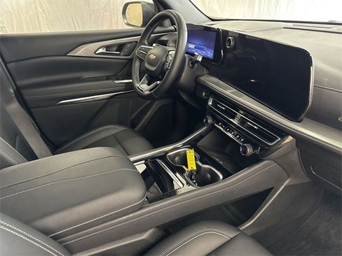 Used 2024 Chevrolet Traverse LT w/ Trailering Package image 30