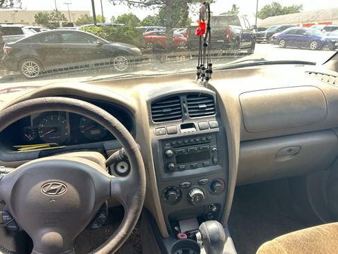 Used 2004 Hyundai Santa Fe GLS AWD/4WD image 3