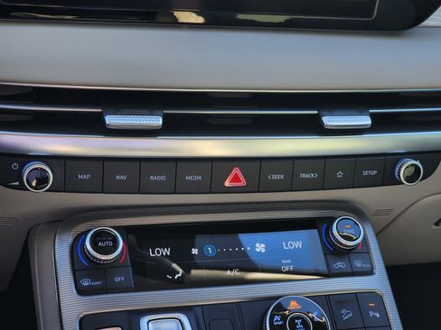 Used 2024 Hyundai Palisade Calligraphy image 23