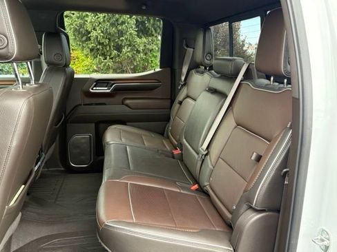 Used 2024 GMC Sierra 1500 Denali w/ Denali Reserve Package AWD/4WD image 11