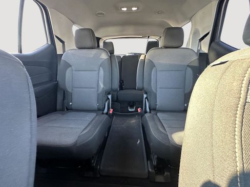 Used 2021 Chevrolet Traverse LT image 13