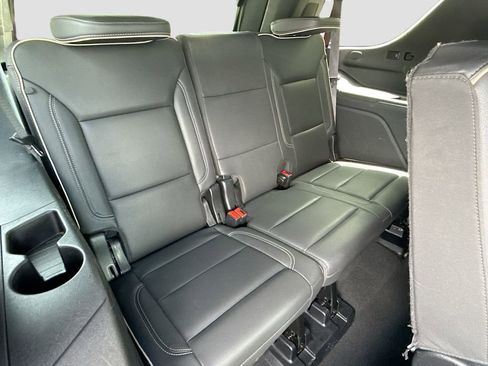 Used 2024 GMC Yukon SLT RWD image 29