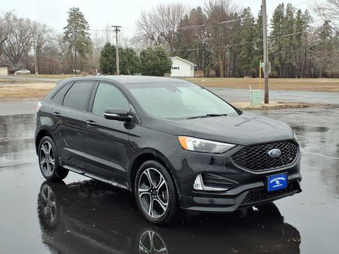 Used 2020 Ford Edge ST w/ Cold Weather Package image 8