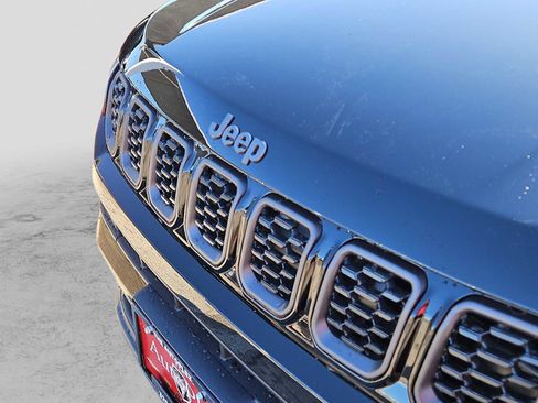 New 2026 Jeep Compass Latitude image 13