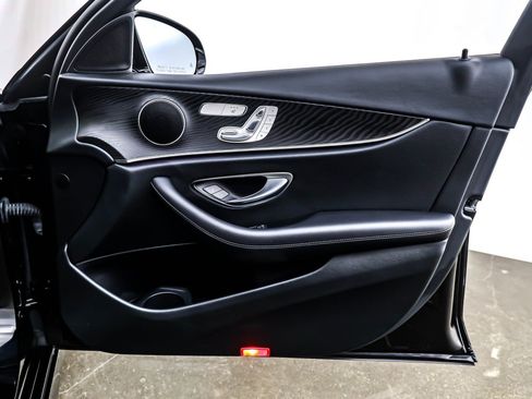 Used 2022 Mercedes-Benz E 350 Sedan image 25