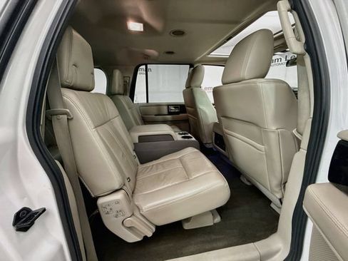 Used 2017 Lincoln Navigator L Select RWD image 31