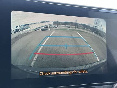 Used 2023 Toyota Highlander XLE image 14