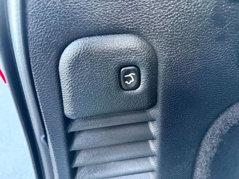 Used 2020 Jeep Grand Cherokee Overland image 29