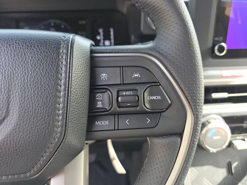 New 2026 Toyota 4Runner SR5 AWD/4WD image 32