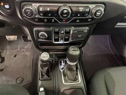 Used 2021 Jeep Wrangler Unlimited Sport image 21