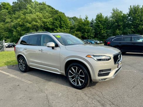 Used 2016 Volvo XC90 T6 Momentum w/ Momentum Plus Package AWD/4WD image 2