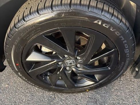 Certified 2022 Honda HR-V Sport image 6