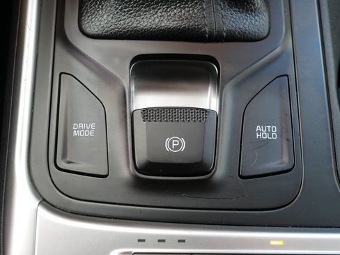 Certified 2026 Kia Carnival FWD image 31
