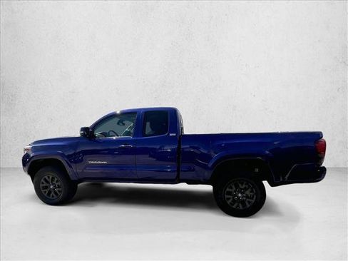 Used 2022 Toyota Tacoma SR5 w/ Technology Package RWD image 6