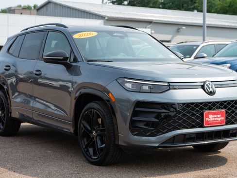 Used 2026 Volkswagen Tiguan SE R-Line AWD/4WD image 7