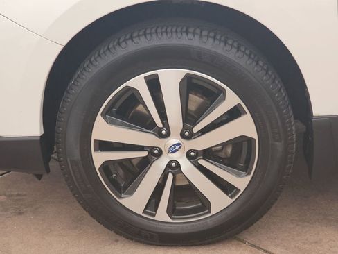 Used 2018 Subaru Outback 2.5i Limited image 36