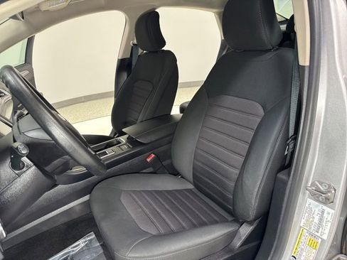 Used 2019 Ford Fusion SE image 12