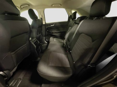 Used 2022 Ford Edge SE image 25