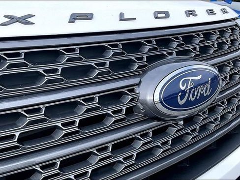 Used 2021 Ford Explorer XLT w/ Equipment Group 202A image 32