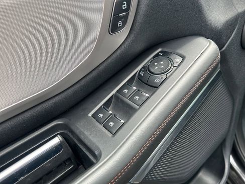 Used 2025 Ford Expedition Max Active AWD/4WD image 18