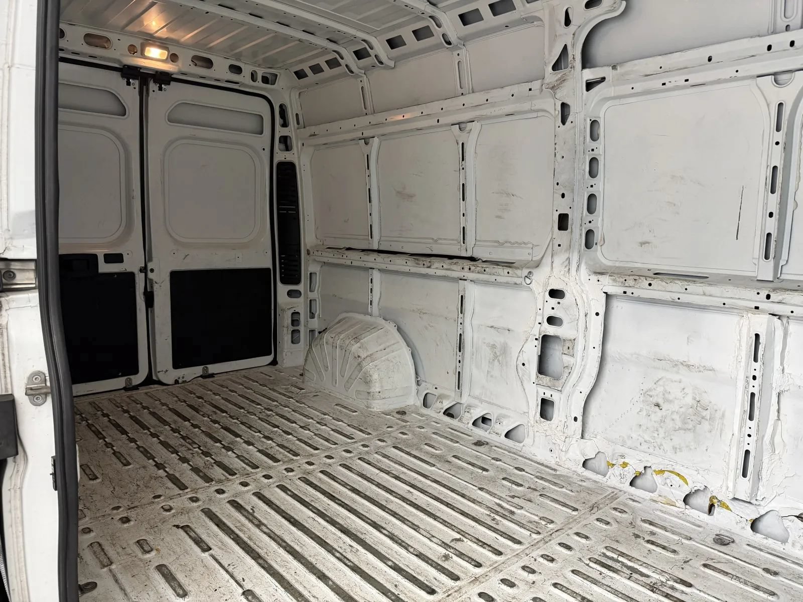 Used 2023 RAM ProMaster 2500 FWD image 11