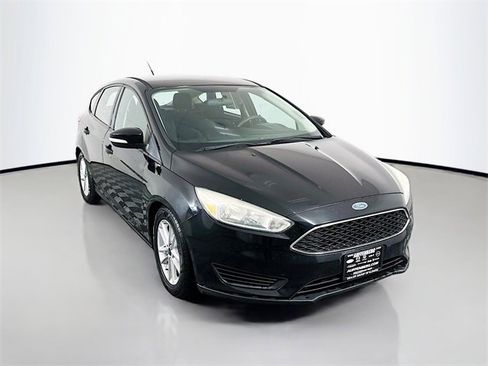 Used 2016 Ford Focus SE image 1