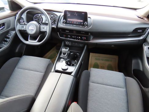 Used 2023 Nissan Rogue SV image 14