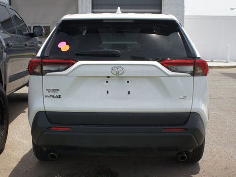 Used 2024 Toyota RAV4 LE FWD image 5