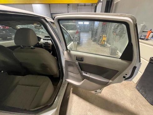 Used 2009 Ford Focus SE image 27