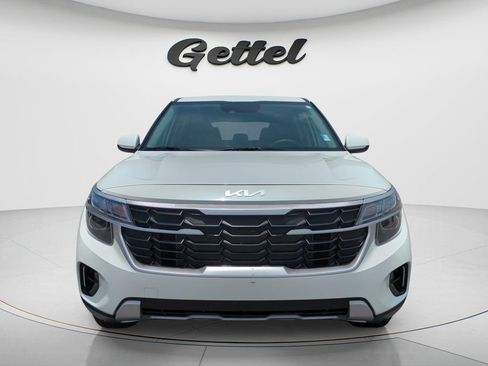 Used 2025 Kia Seltos LX AWD/4WD image 2