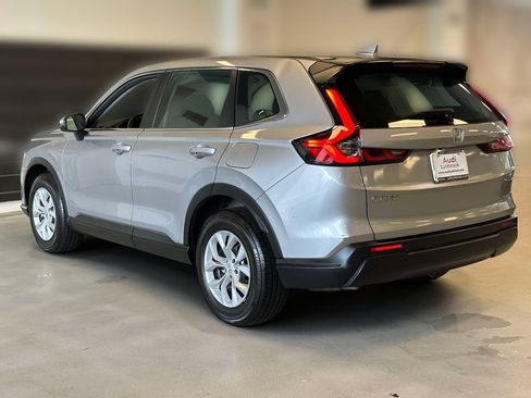 Used 2023 Honda CR-V LX image 6