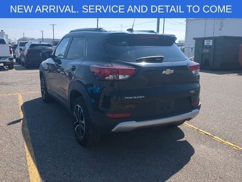 Used 2024 Chevrolet TrailBlazer LT w/ LT Cold Weather Package image 3