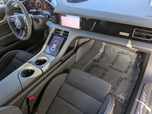 Certified 2025 Porsche Taycan Turbo GT image 29