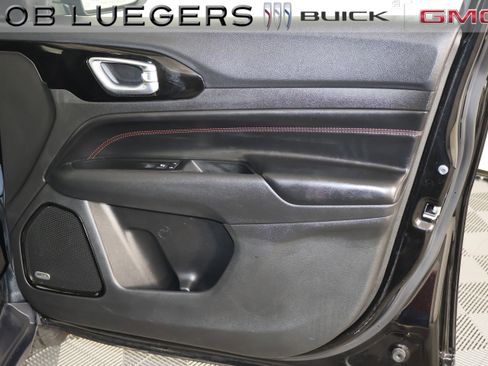 Used 2022 Jeep Compass Trailhawk w/ Sun and Sound Group AWD/4WD image 21