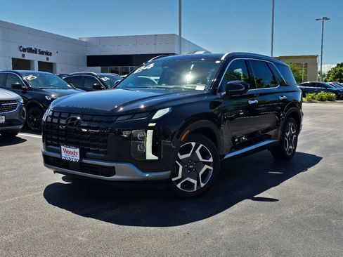 Used 2024 Hyundai Palisade Limited AWD/4WD image 2